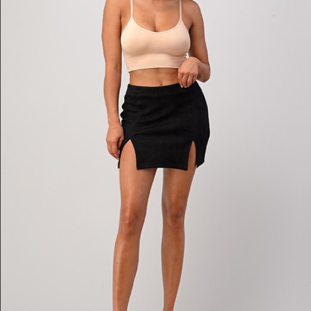 Black skirt with split